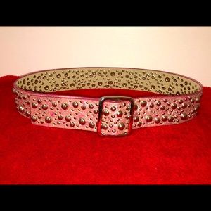 (M) Women’s funky belt